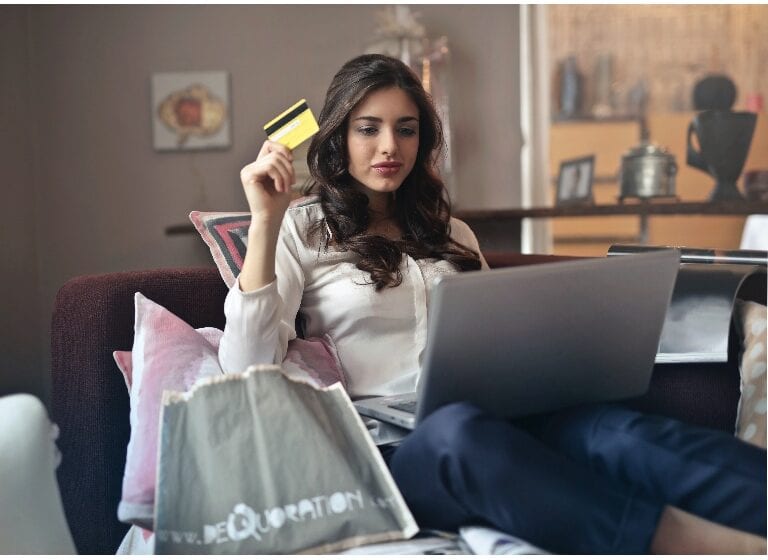  Comincia con il Black Friday il mese di acquisti pazzi online: tutti i trucchi anti-fregatura