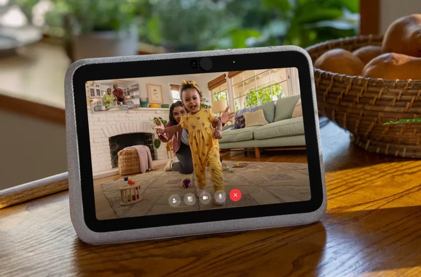  Per promuovere i suoi nuovi device di videochiamata, Facebook Portal mostra momenti di ‘connessione a distanza’ tra nonni e nipoti