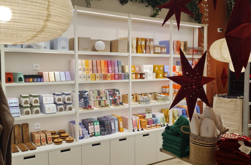  Espansione e magia Natalizia: Natura svela il terzo store a Milano