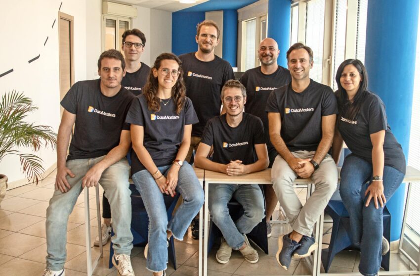  Entro il 2030, 7 aziende su 10 integreranno l’intelligenza artificiale nei processi quotidiani (McKinsey), i lavoratori che la utilizzano risparmiano un’ora di tempo al giorno ma oltre il 43% non lo ammette