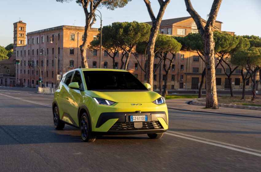  BYD continua la sua espansione anche a giugno, raggiungendo in Italia l’1,7% di quota con una crescita del 12,8% rispetto al mese scorso