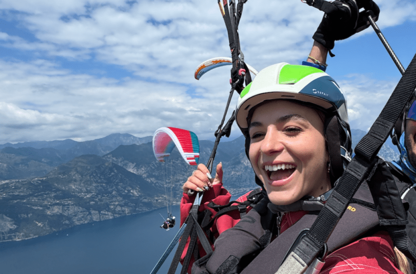  Le vacanze si fanno digitali: 2 giovani su 3 scelgono tramite i social. Ma l’ansia blocca la partenza