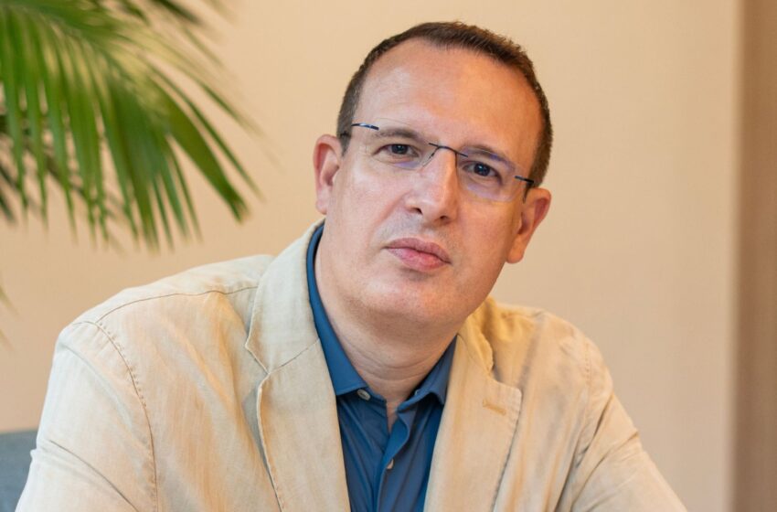  Gli italiani delegano all’AI ricerca, confronto e acquisto di prodotti online, ma buona parte del catalogo resta invisibile: il sistema sceglie per noi solo ciò che riesce a comprendere